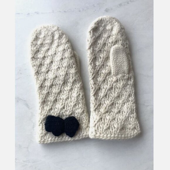 NEW H&M Girls Ivory White Wool Knit Mittens With Bow One Size Fits 8-11 Y - Picture 2 of 6